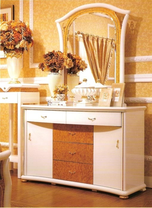 Комод с зеркалом 7c18